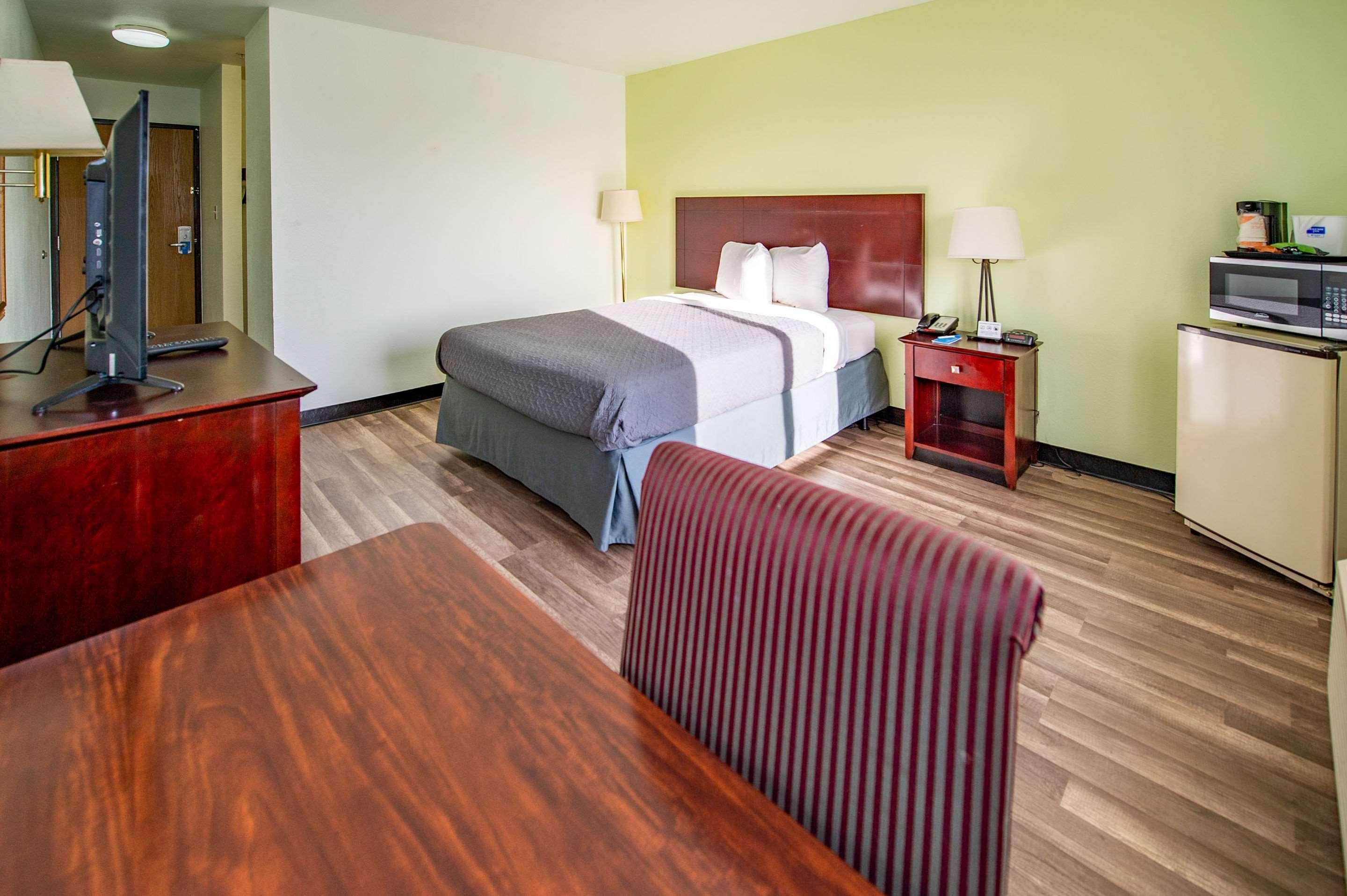 Rodeway Inn Central Colorado Springs Ngoại thất bức ảnh