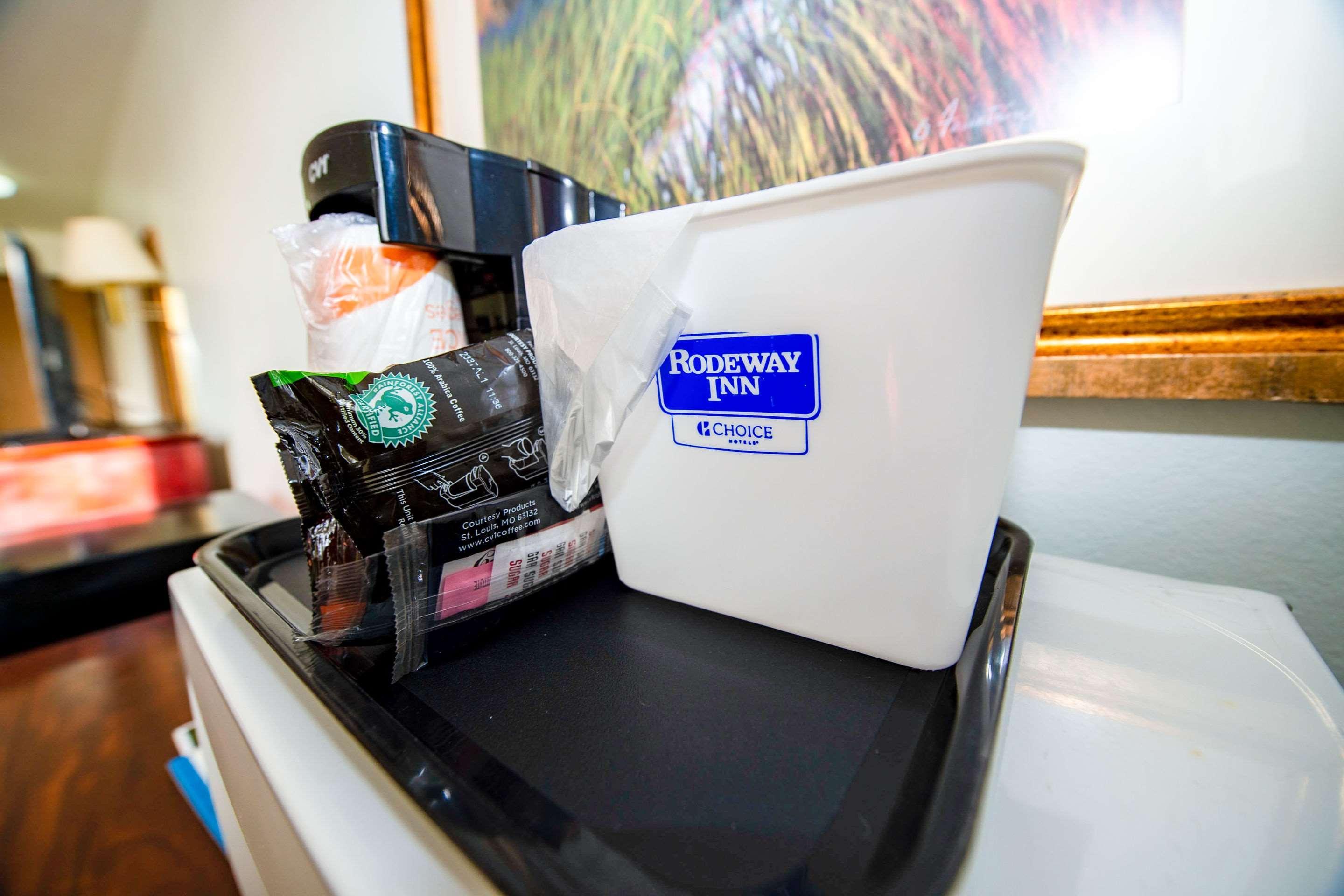 Rodeway Inn Central Colorado Springs Ngoại thất bức ảnh