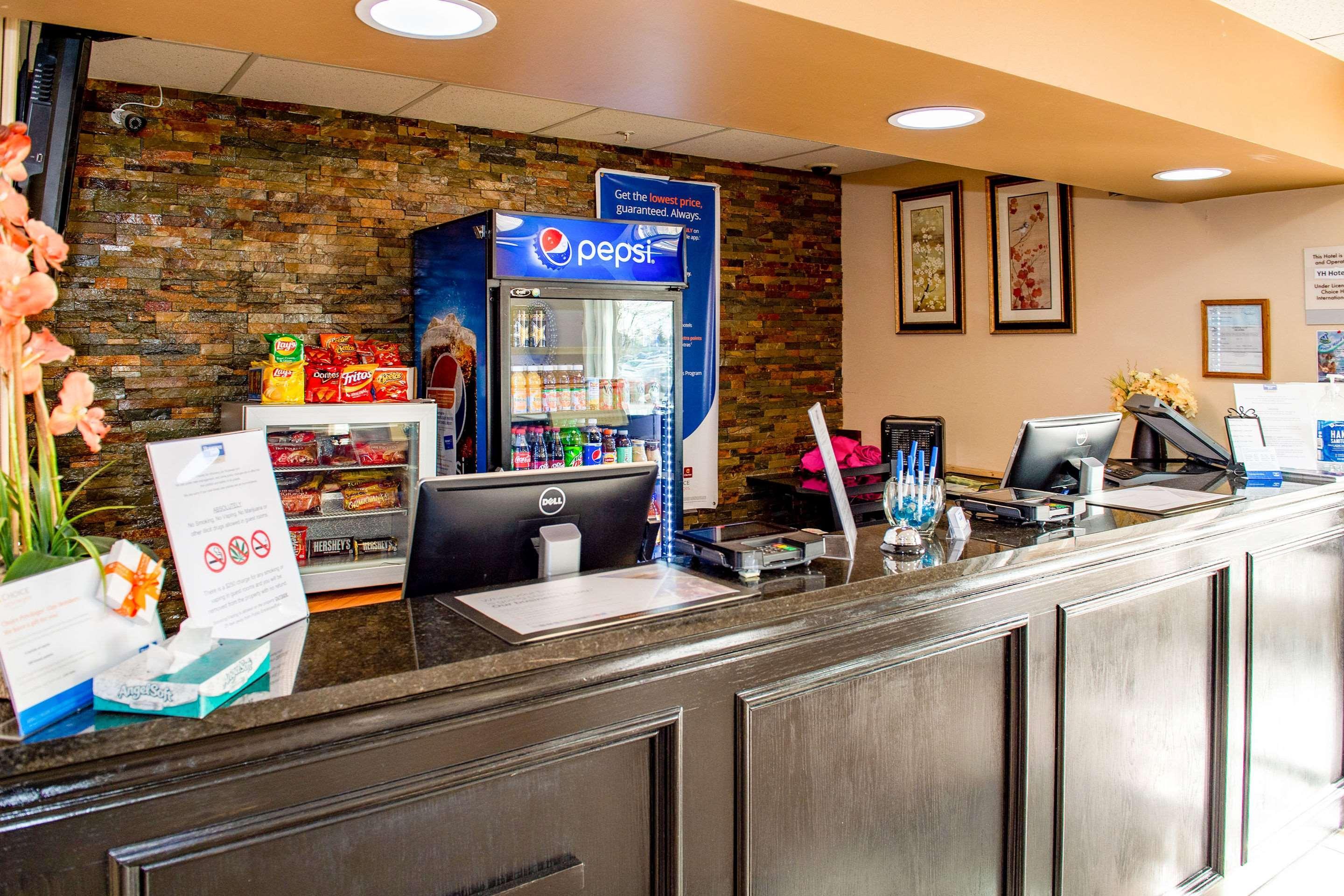Rodeway Inn Central Colorado Springs Ngoại thất bức ảnh