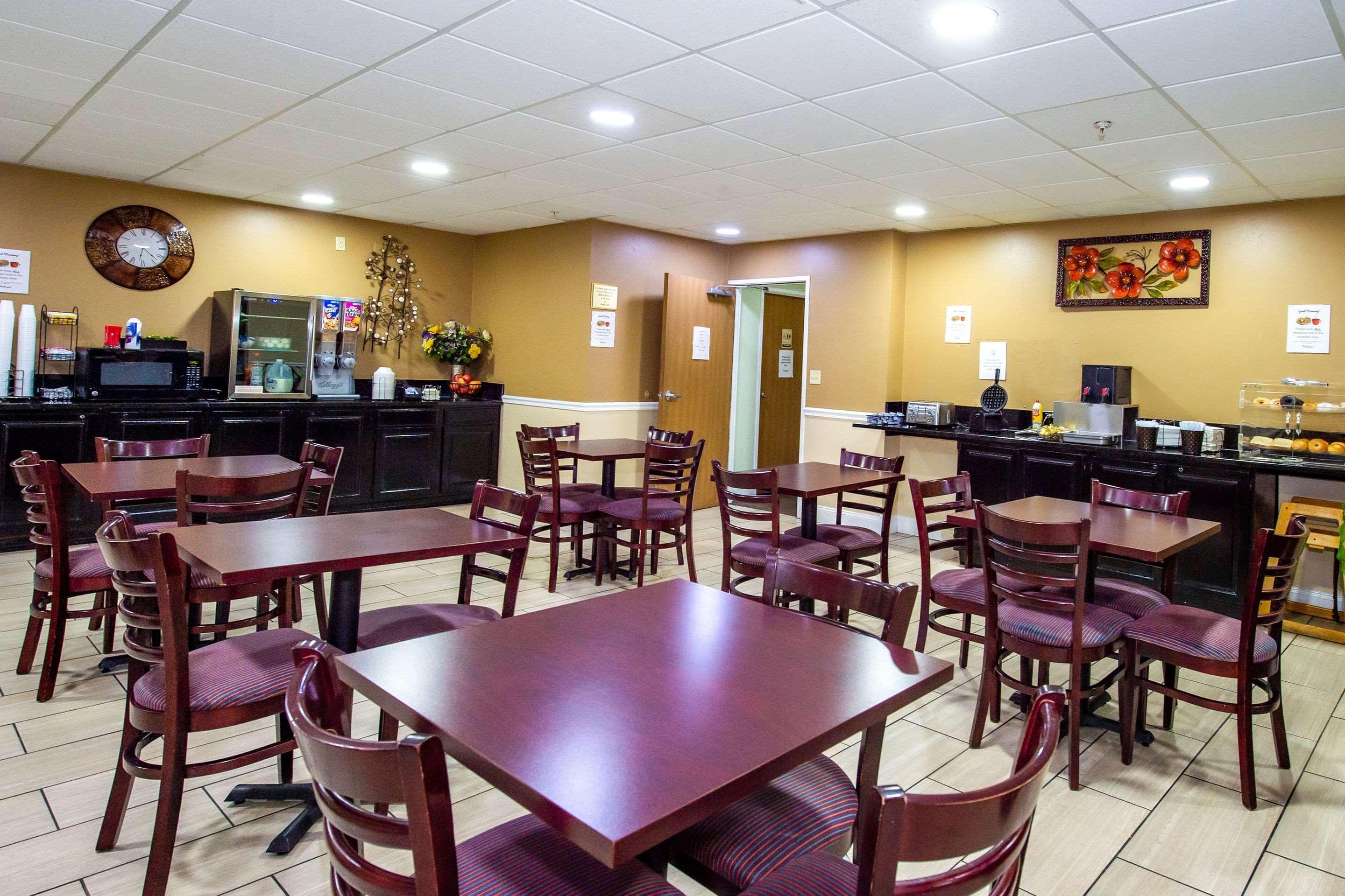Rodeway Inn Central Colorado Springs Ngoại thất bức ảnh