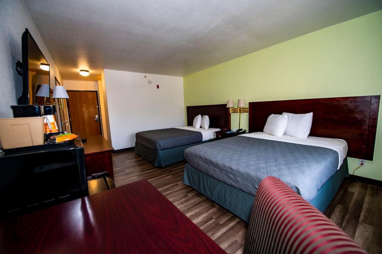Rodeway Inn Central Colorado Springs Ngoại thất bức ảnh