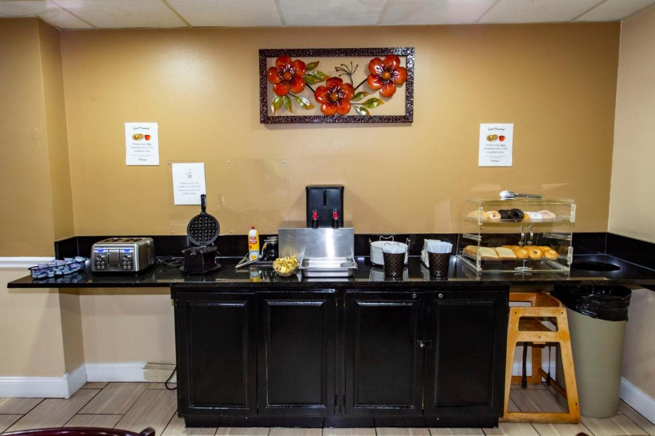 Rodeway Inn Central Colorado Springs Ngoại thất bức ảnh