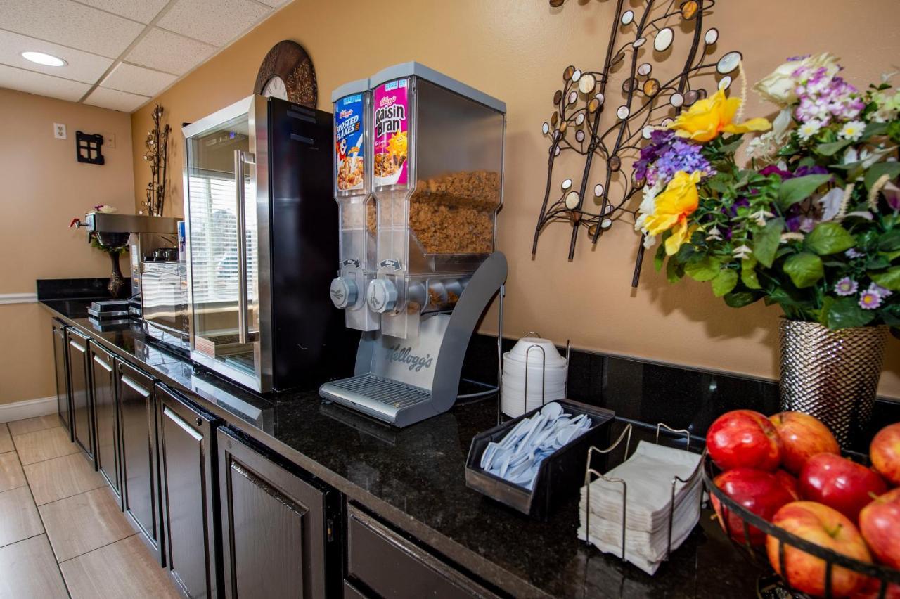 Rodeway Inn Central Colorado Springs Ngoại thất bức ảnh