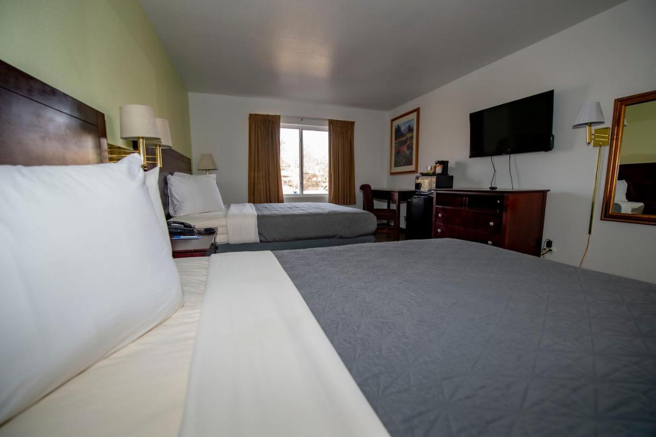 Rodeway Inn Central Colorado Springs Ngoại thất bức ảnh